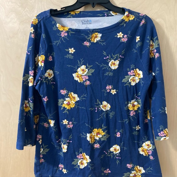 Croft & Barrow Women's Floral Navy Top - Picture 1 of 3
